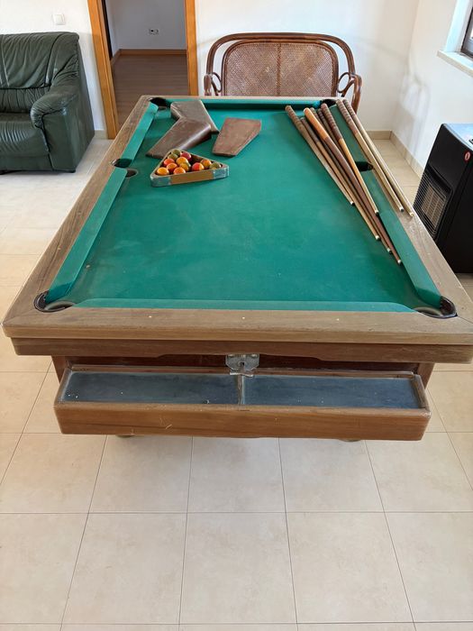 Snooker usado a precisar de alguma restauração