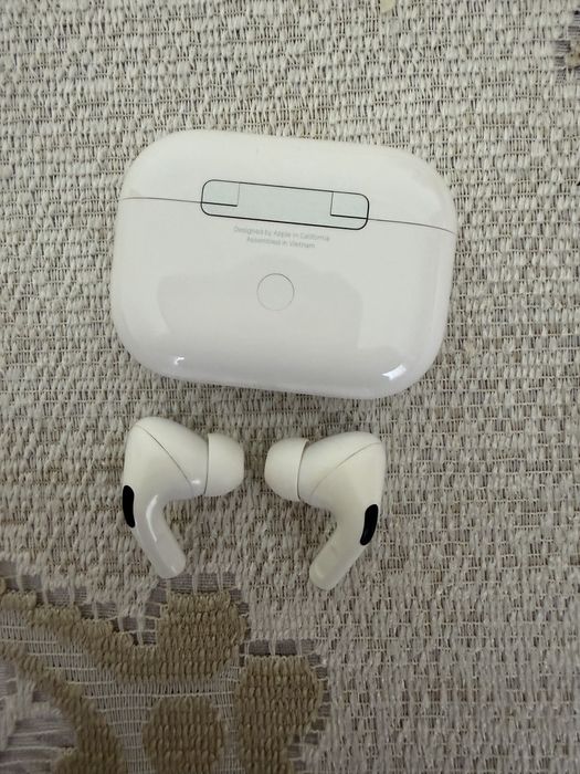 Продам оригинал AirPods Pro 1 Поколения