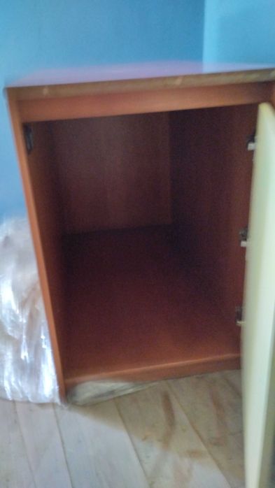 Móvel em madeira maciça para quarto de menina para arrumação como novo