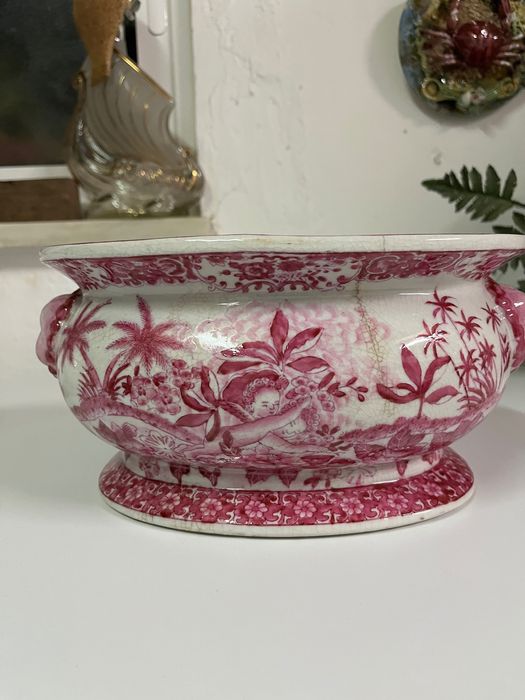 Aquário oval chinês antigo