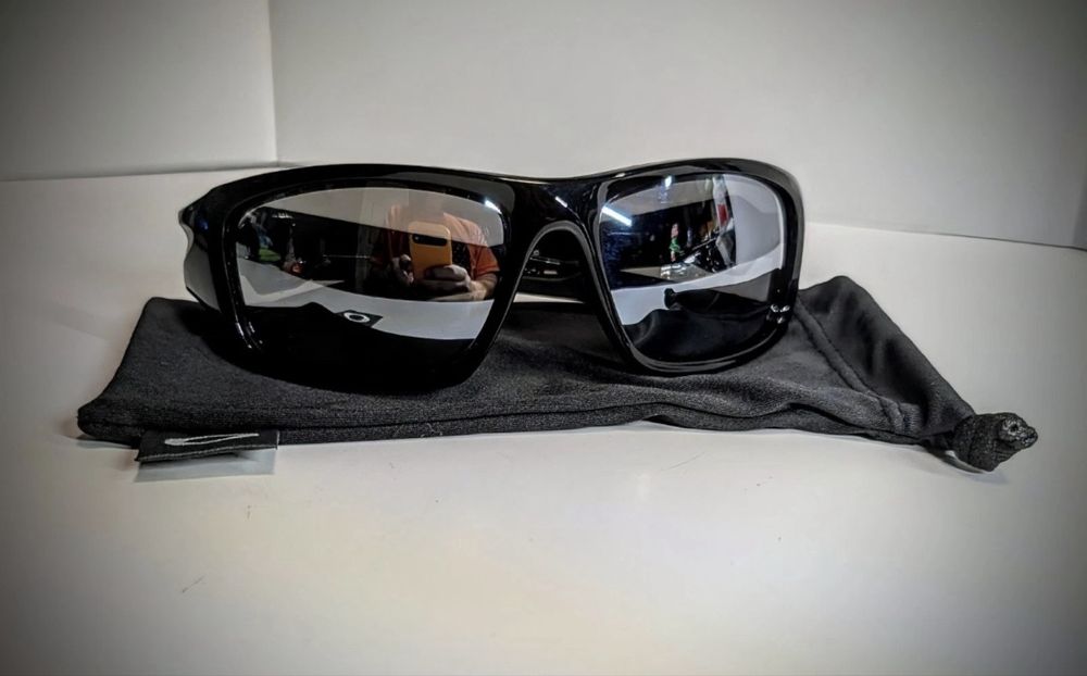 БАЗОВАНІ Oakley Valve  black polarized ОРИГІНАЛ ФОП