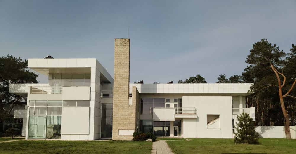 Продам современный дом, свой берег реки, сосновый лес, Новоселовка