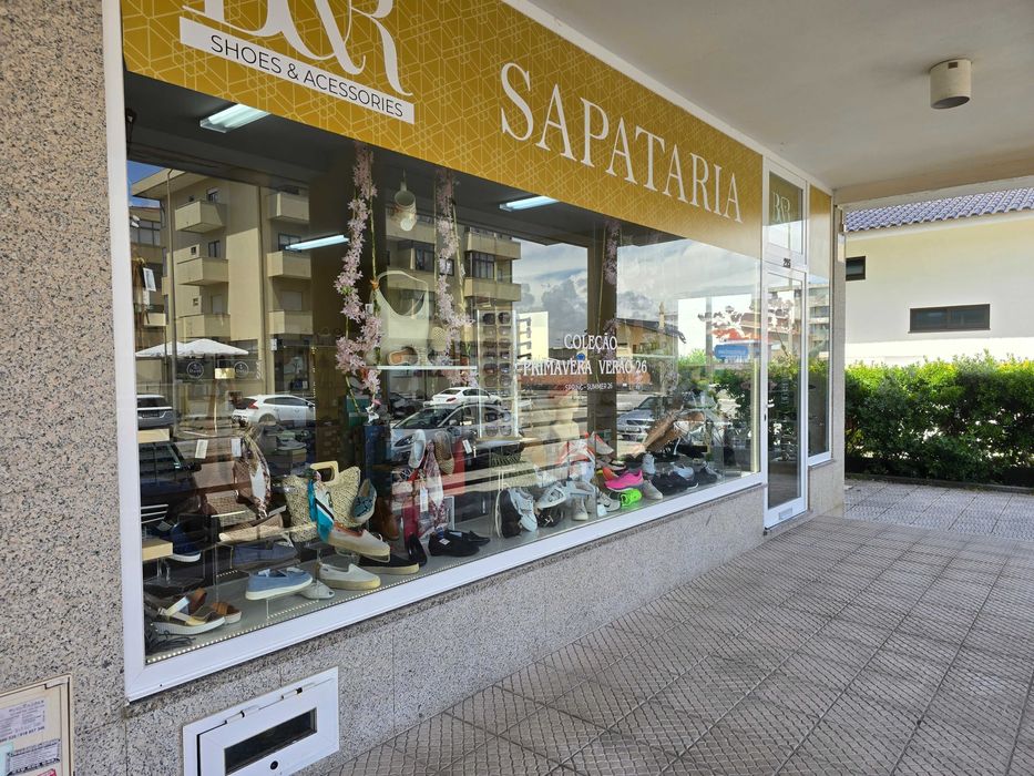 Trespasse de Sapataria Moderna em Funcionamento | Negócio Chave na Mão