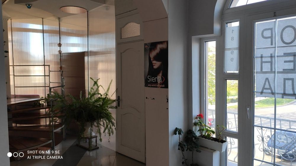 Продається , будівля в центрі міста  2 та 3 поверх