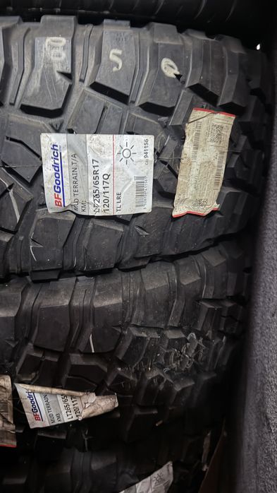 Vendo 4 pneus bf goodrich mud terrain km3