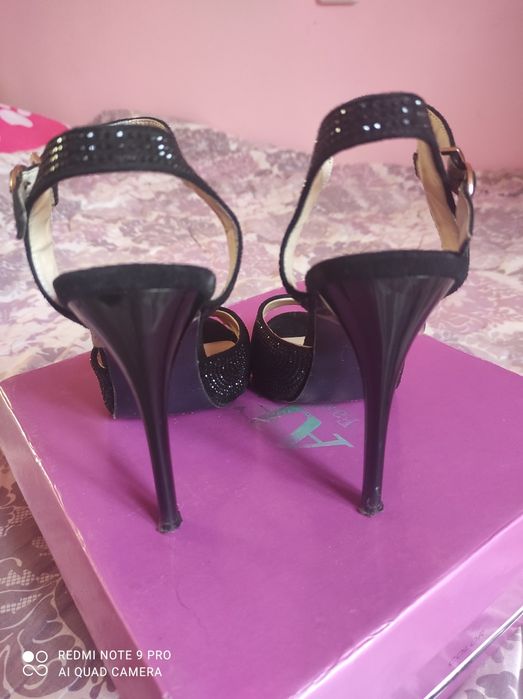 Босоніжки 37 розмір