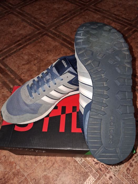 Продам кросівки, Adidas