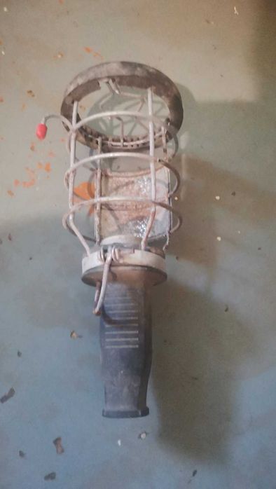 Светильник переносной с ручкой