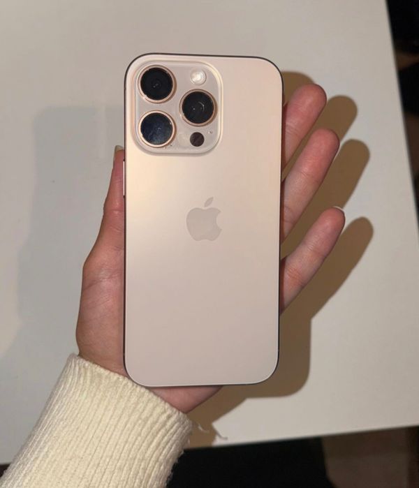 iPhone 16 Pro Dourado
