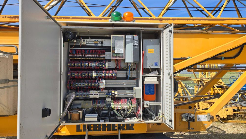 Żuraw budowlany szybkomontujący Liebherr 32TT, 2013 rok, UDT