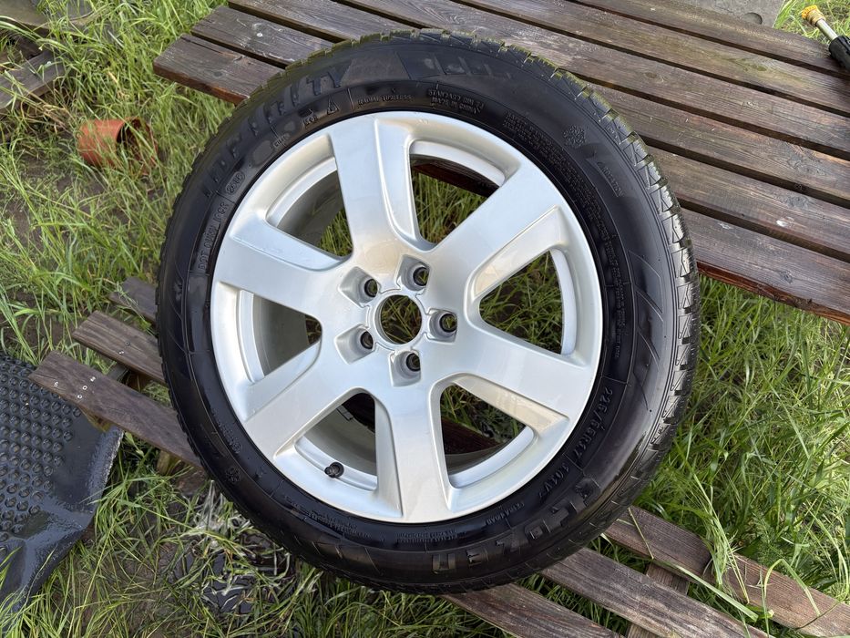 Felgi aluminiowe 17 cali Audi opony zimowe