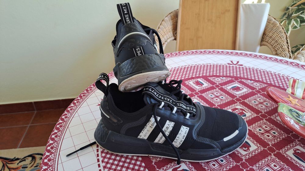 Vendo 3 pares de sapatilhas ler descrição.