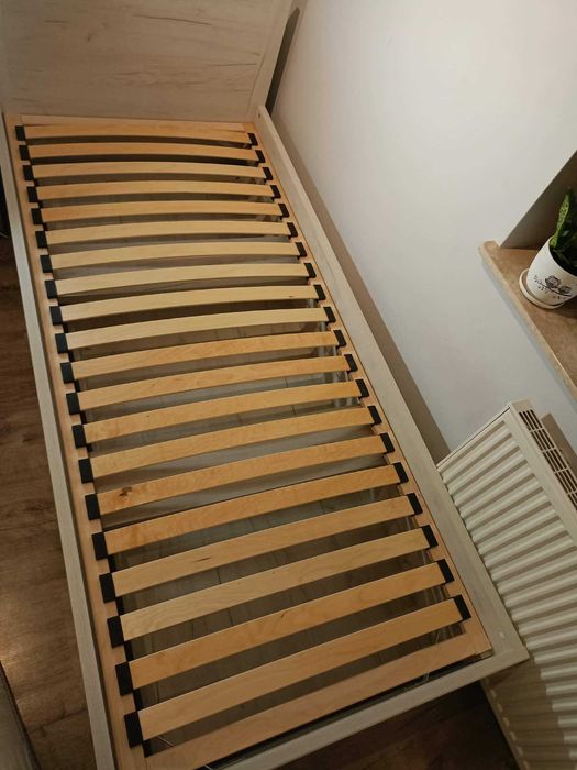 Meble młodzieżowe - łóżko, szafa narożna, biurko, regał z półkami