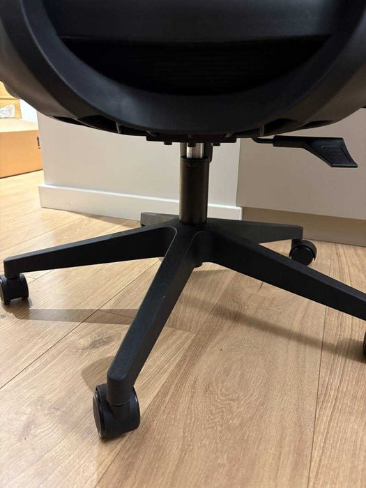 Fotel biurowy czarny