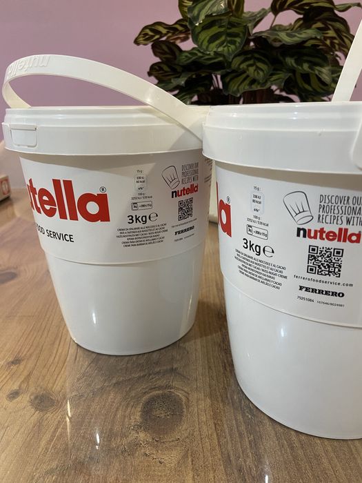 Vendo dois baldes de nutella 3kg cada