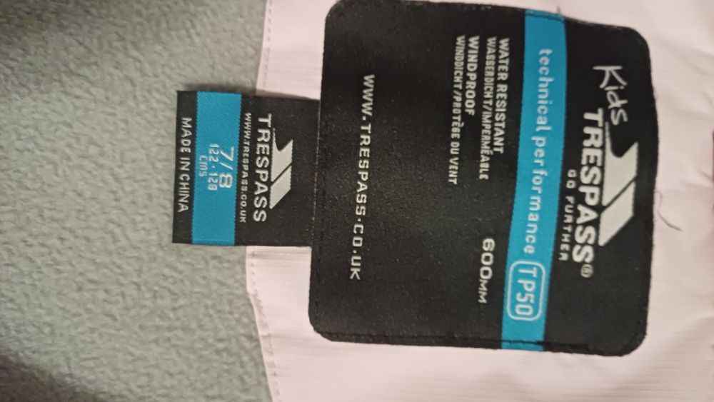 Kurtka zimowa narciarska Trespass 600mm 7/8lat r.122-128