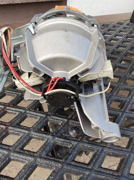 Silnik pralki Bosch.