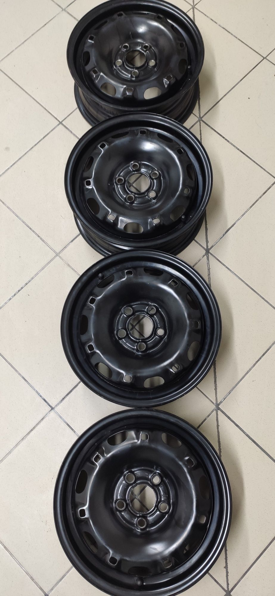 Диски+колпаки R-14 5*100, 5j, et35, цо57,1 (VW Polo, Skoda Fabia): 1 ...