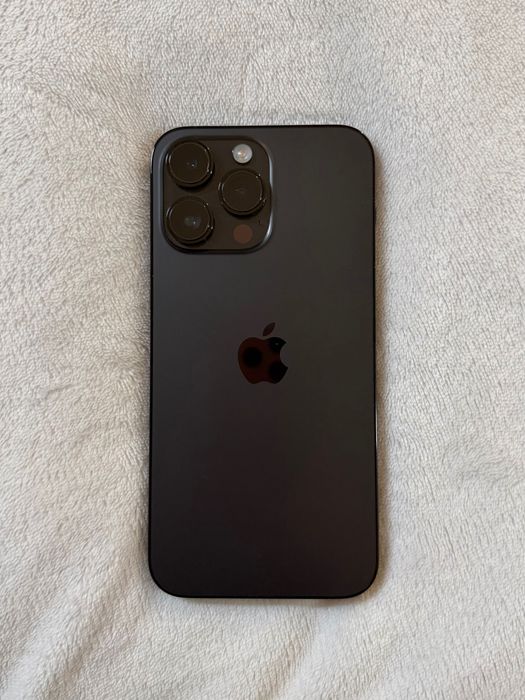 iPhone 14 Pro Max + 8 etui