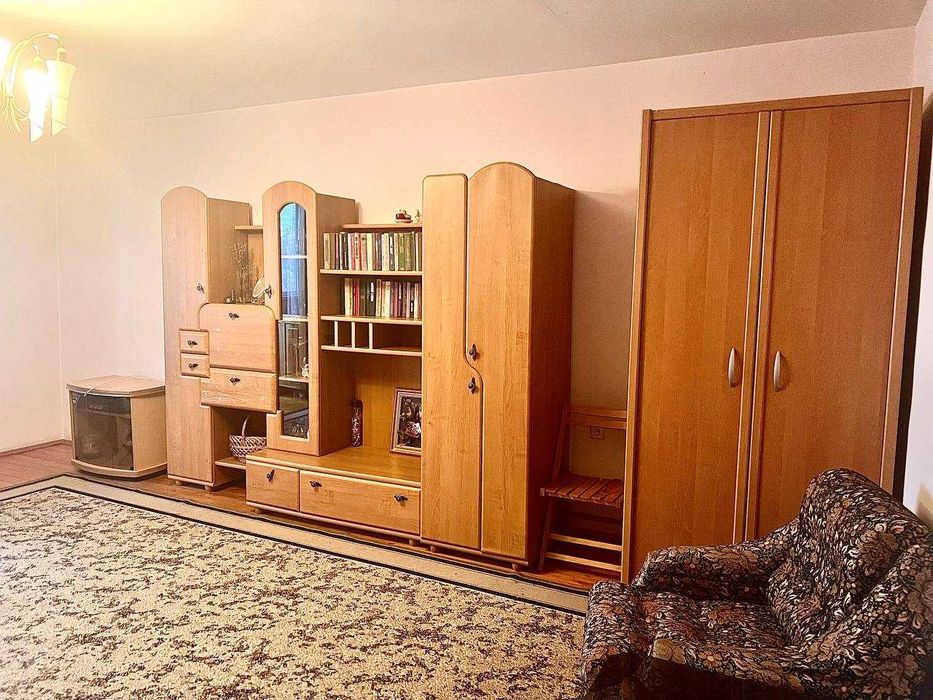 Продам 1 кімнатну квартиру  на Черемушках біля Будинку Меблів