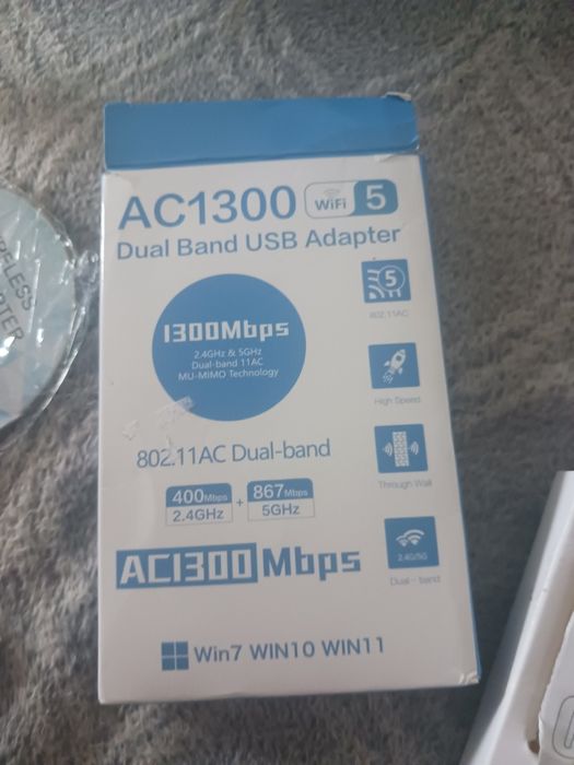 Zestaw wzmacniacz wi-fi oraz rysik do iphone plus kabelki gratis