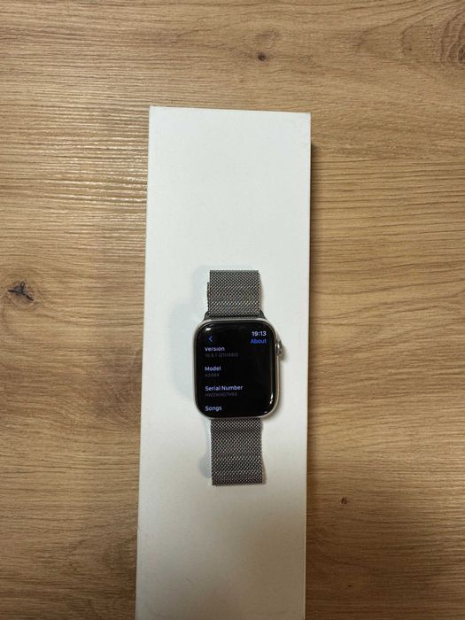 Apple Watch Series 9 45mm Silver Stainless Steel Silver Milanese Loop