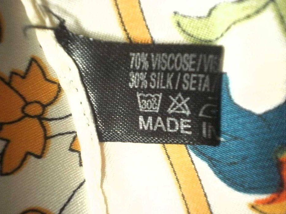 Chusta duża z jedwabiem .Made in P.R.C.