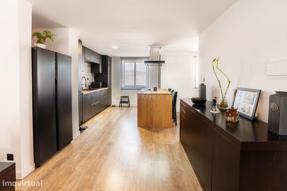 Apartamento T3 Totalmente Remodelado | 114 m² | Suite | Open Space | C
