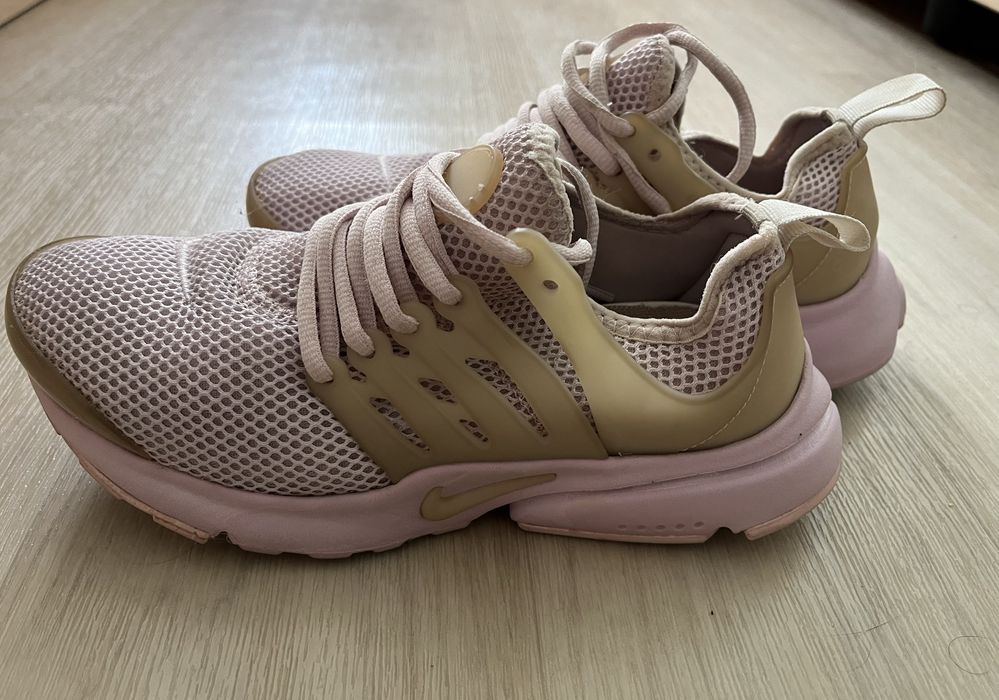 Кросівки жіночі Nike 38