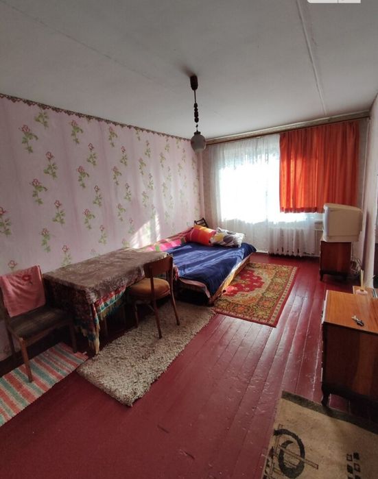 Кімната в гуртожитку Чехова 10