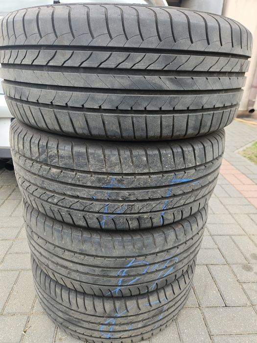Opony Goodyear Efficient Grip 215/50 R17 4 szt