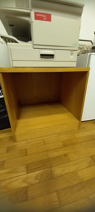 Base para impressora em bom estado