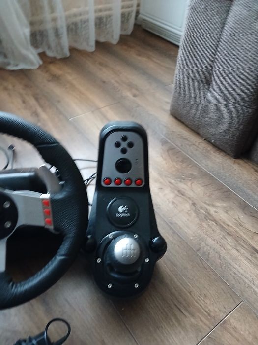 Руль Logitech g27