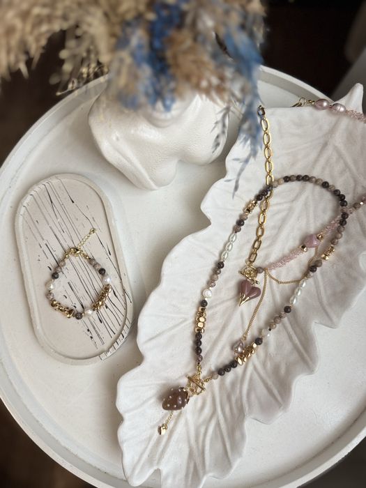 Прикраси ручної роботи , символ 2026 р , чокер , сережки , брелки