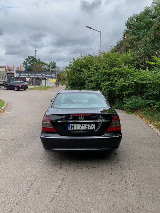 Stary niezniszczalny Mercedes W211 AVANGARDE