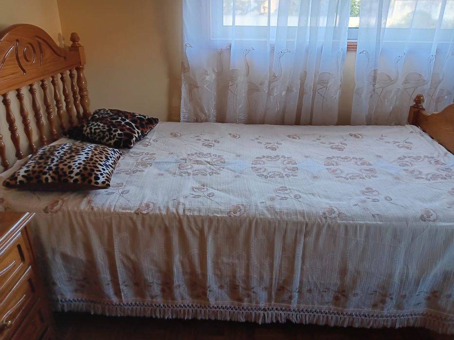 Vendo cama individual madeira