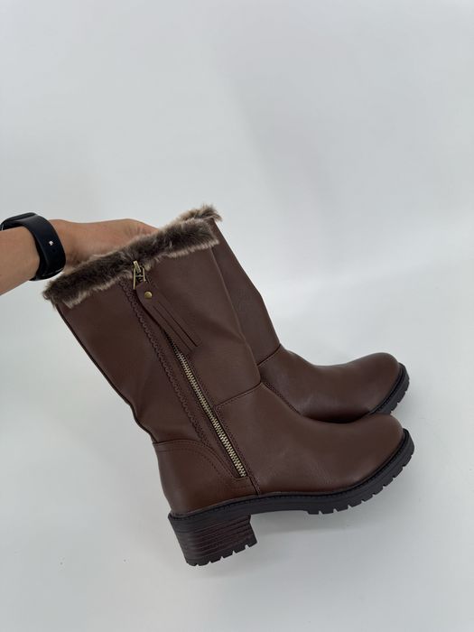 Brązowe kozaki do polowy łydki 37 ocieplane z futerkiem zamkiem jesień
