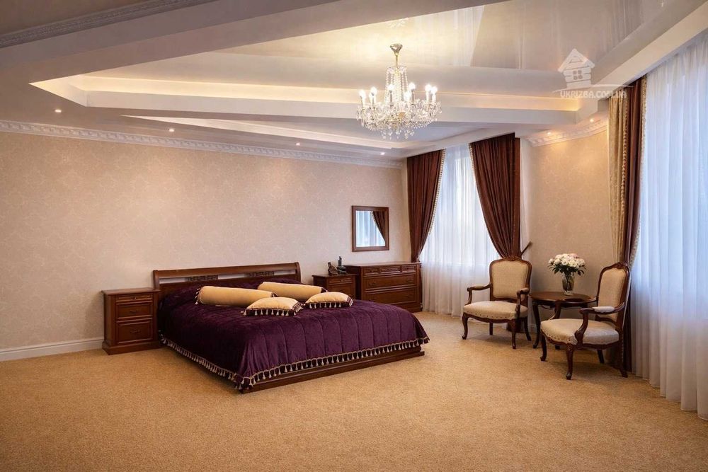 Будинок 600 кв. Велика зала. Басейн, сауна, джакузі, хамам.