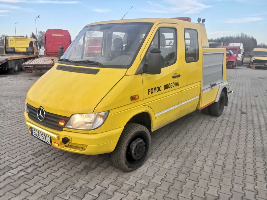 4x4 + blokady mostów holownik mercedes sprinter laweta pomoc drogowa