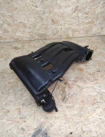 Kolektor ssący seat toledo Leon golf IV 2.3 V5 071.133.203A