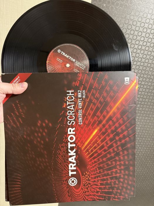 Traktor scrach A10 Аудіокарта для діджея