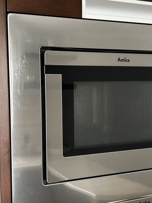 Kuchanka mikrofalowa AMICA Inox