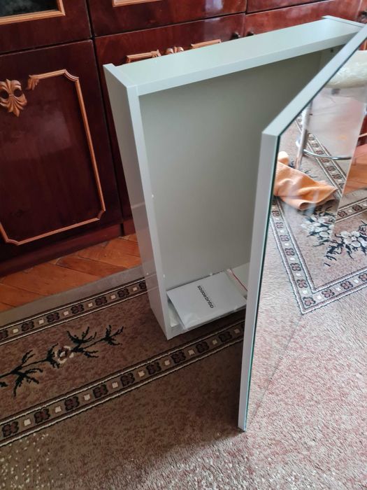 Дзеркало в ванну кімнату