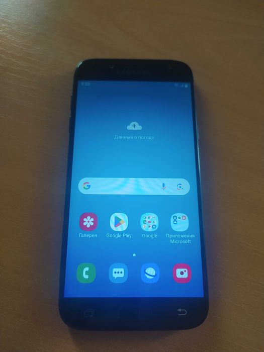 Смартфон Samsung Galaxy J5 SM-J530