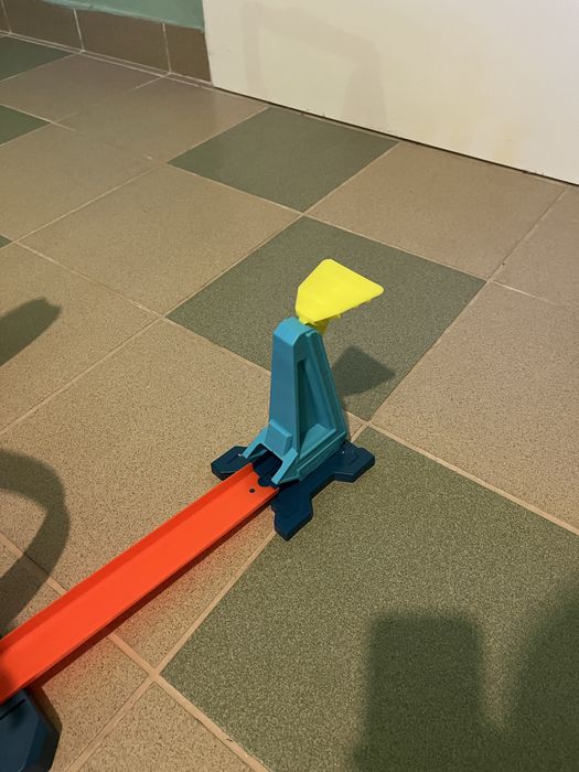 Трек Hot Wheels Track builder Нескінченна петля