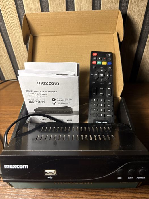 Dekoder tuner DVB-T/T2 do odbioru telewizji cyfrowej