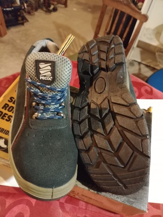 Sapatos de segurança número 42