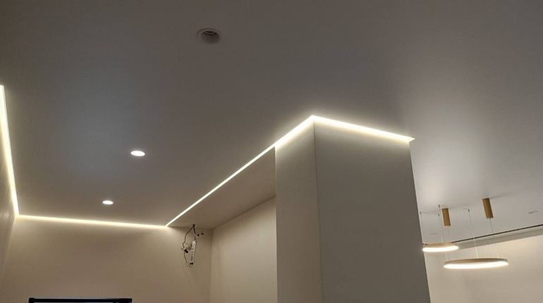 Натяжні стелі Вараш