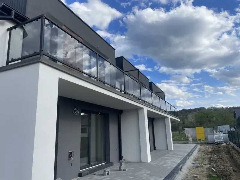 Balustrada balkonowa ze szkłem | Stal ocynkowana | Malowana proszkowo