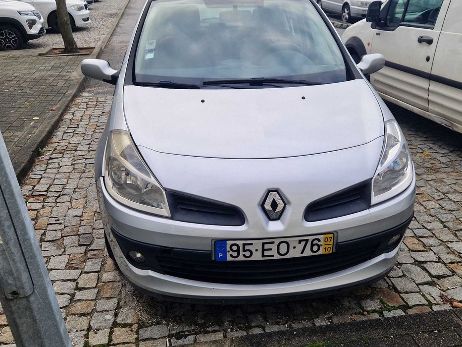 Vendo Renault Clio Rip Curl, em bom estado geral.